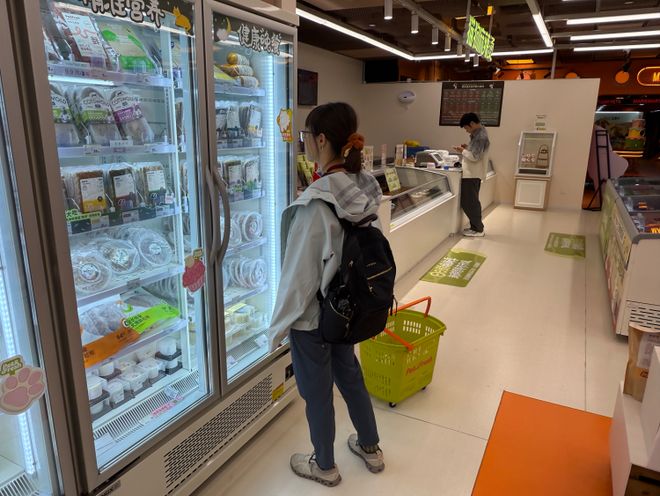 店！曾被质疑“使用冷冻肉”PG麻将胡了连锁品牌接连关(图8)